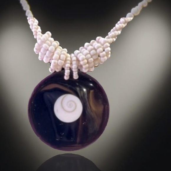 Mother of pearl necklace and seed beads NWOT - Picture 2 of 16